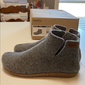 Taos Footwear Charcoal Wool size 39 Ankle Boots
